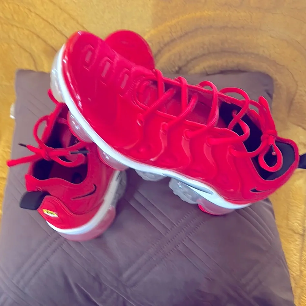 Stylish women sneakers - Picture 1 of 2